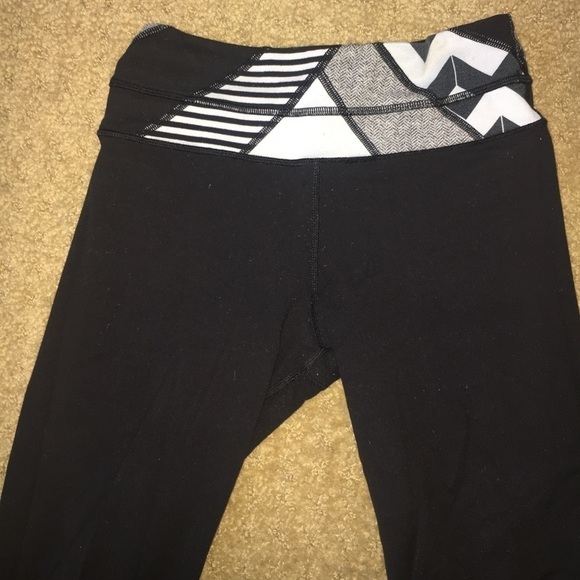 Lululemon reversible Groove Pant - Picture 2 of 2